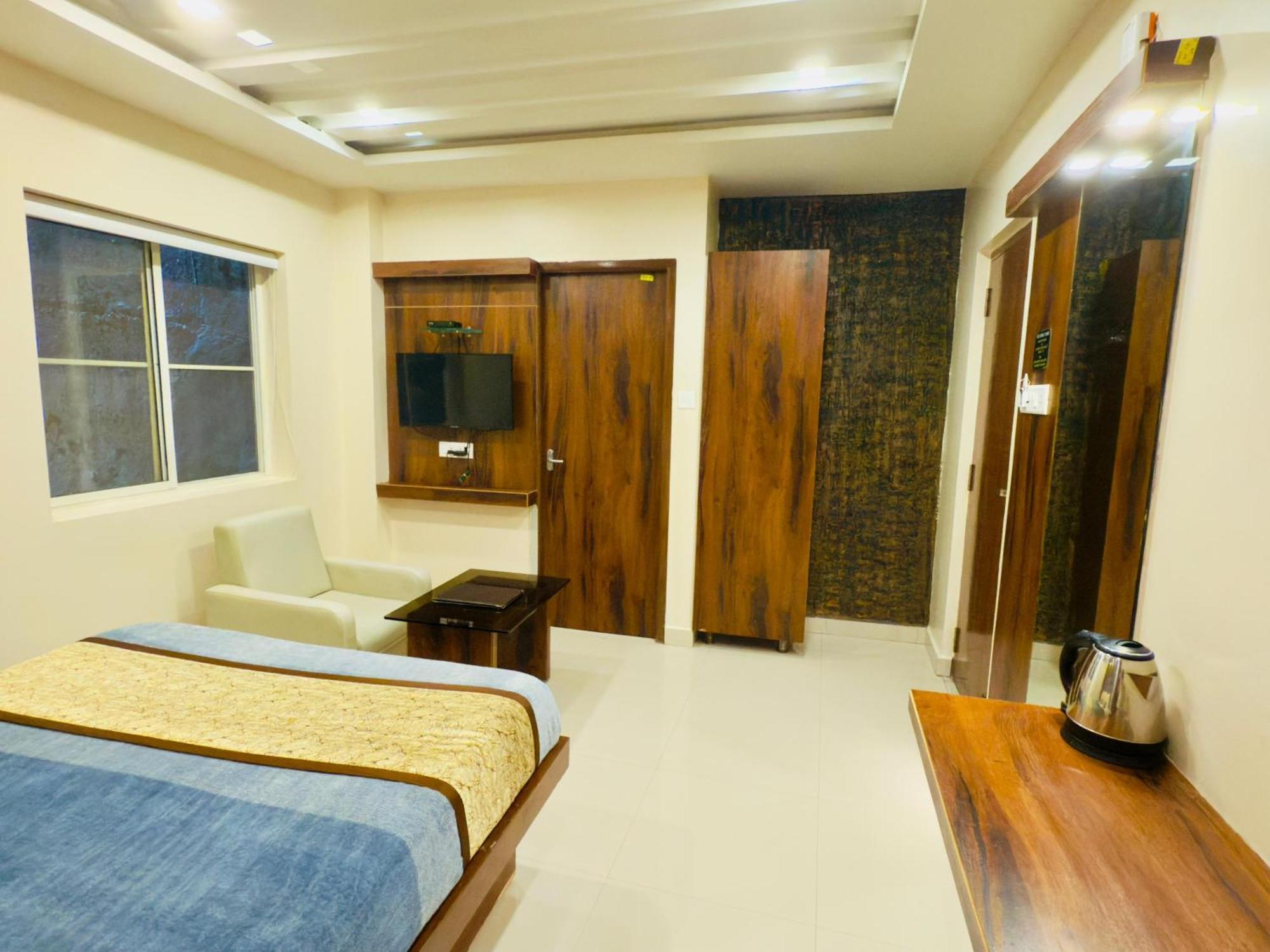 The Hydel Park - Business Class Hotel - Near Central Railway Station Ченай Екстериор снимка