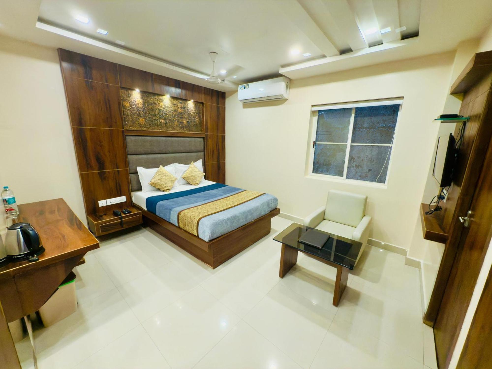 The Hydel Park - Business Class Hotel - Near Central Railway Station Ченай Екстериор снимка