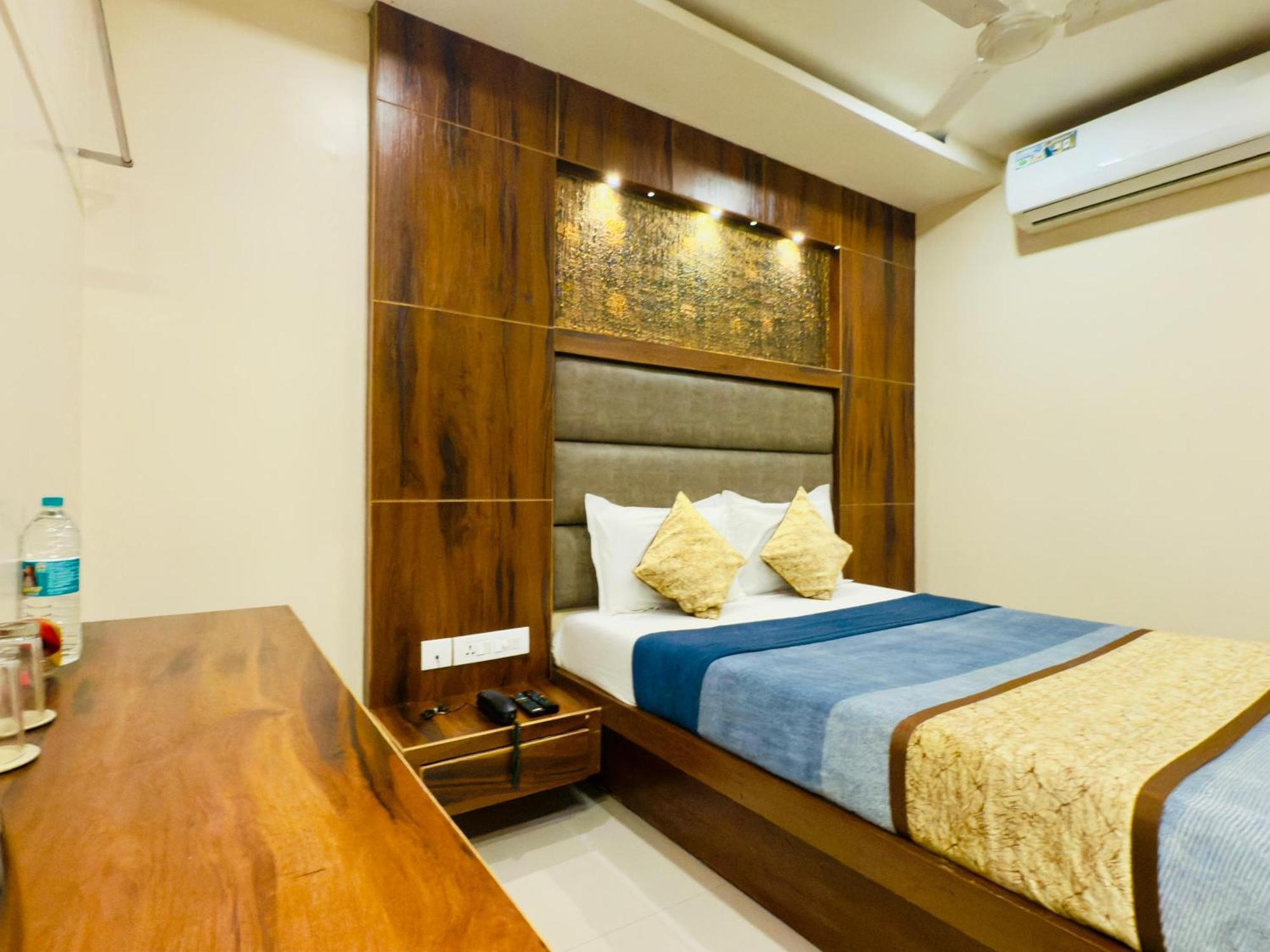The Hydel Park - Business Class Hotel - Near Central Railway Station Ченай Екстериор снимка