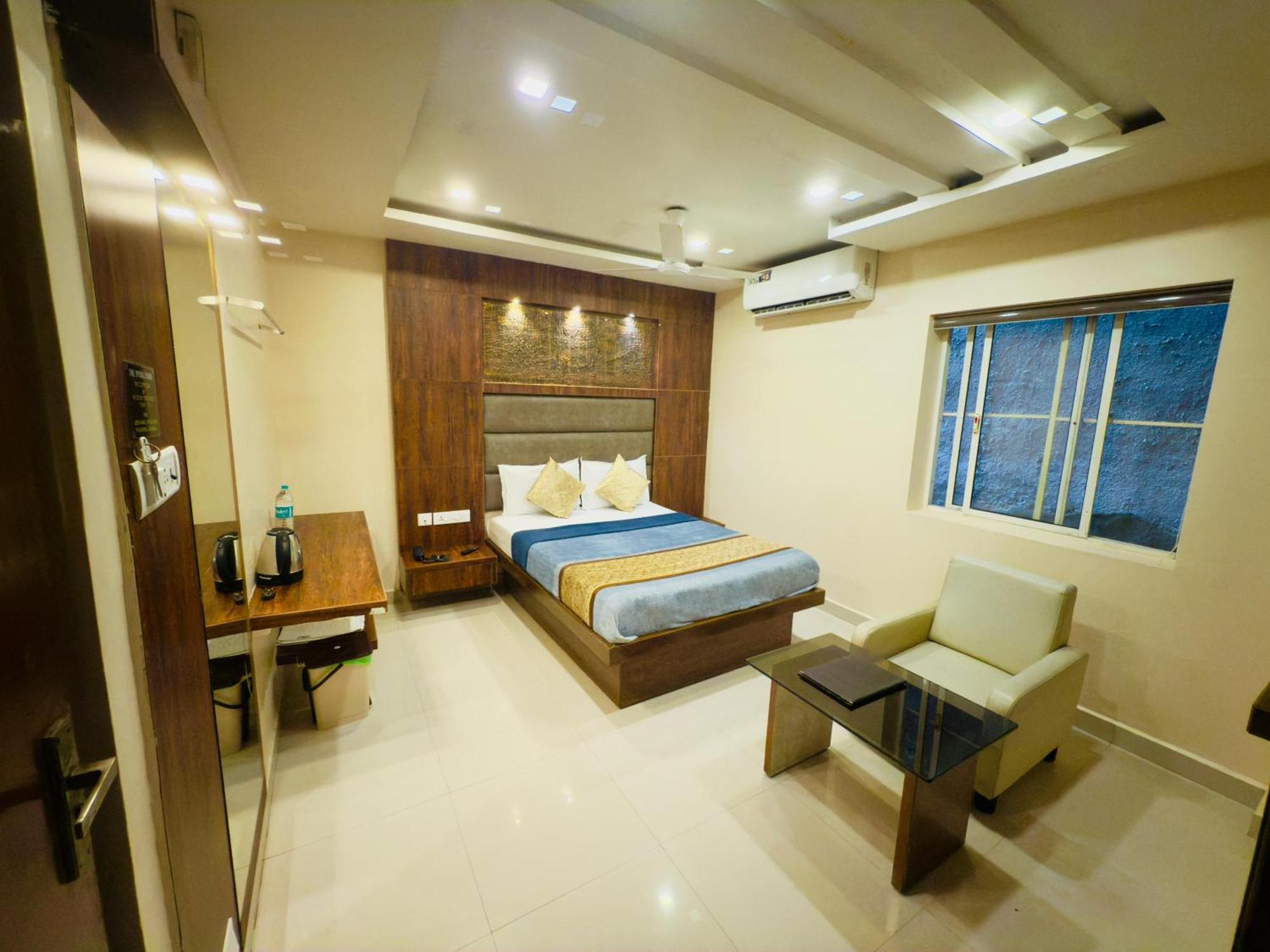 The Hydel Park - Business Class Hotel - Near Central Railway Station Ченай Екстериор снимка