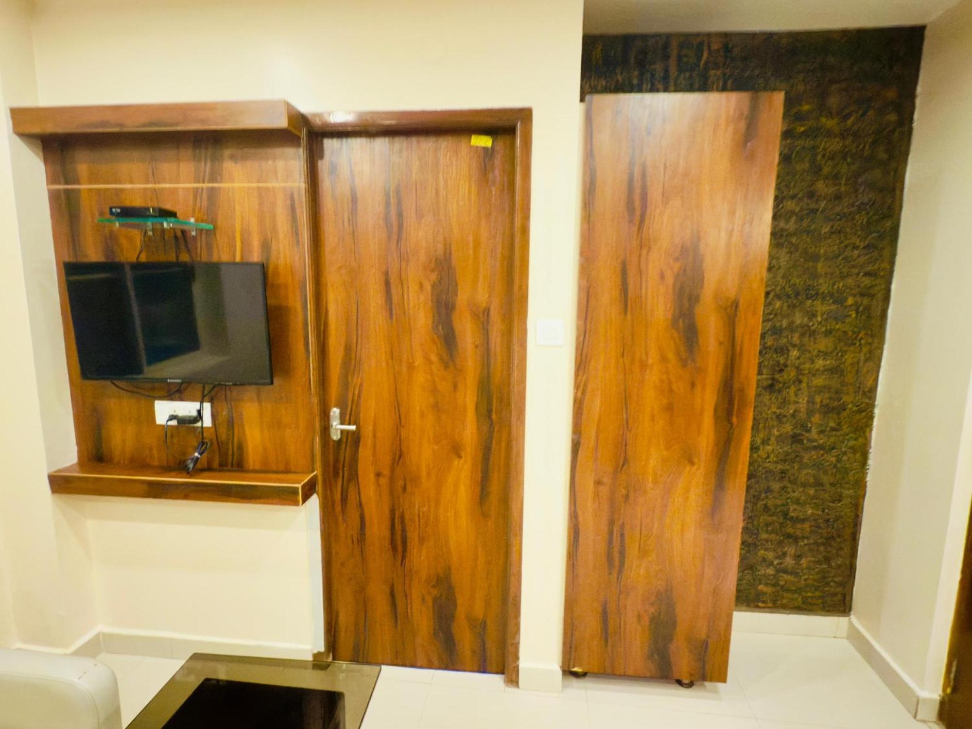 The Hydel Park - Business Class Hotel - Near Central Railway Station Ченай Екстериор снимка