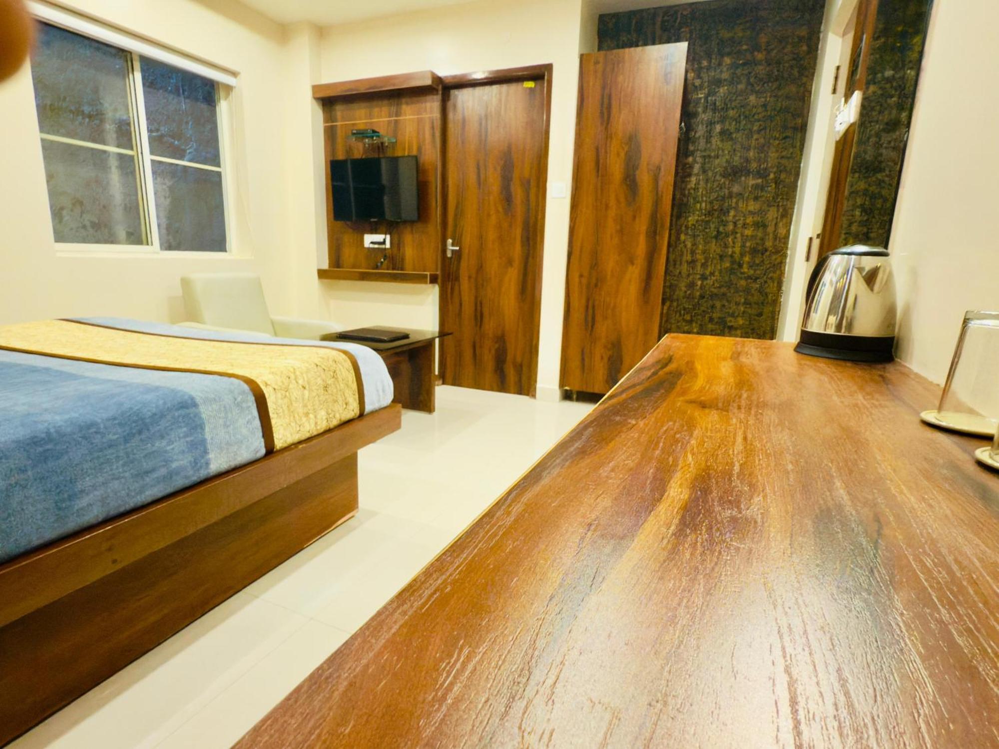 The Hydel Park - Business Class Hotel - Near Central Railway Station Ченай Екстериор снимка